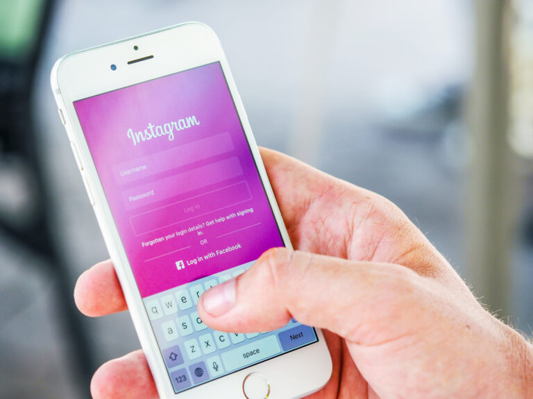 Tutorial Mudah Cara Menambahkan Link Instagram di Mezink App